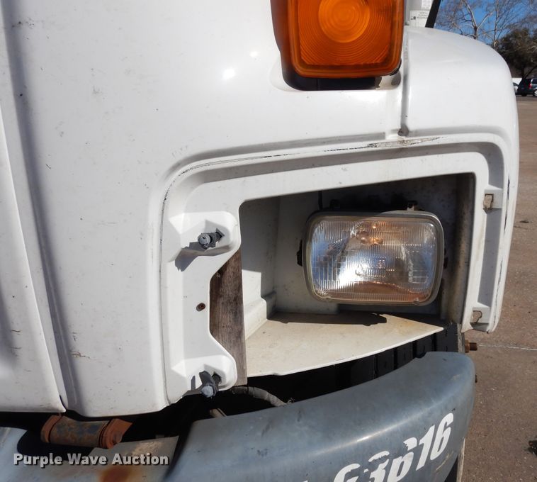 image for item DI8681 2007 GMC C7500  box truck