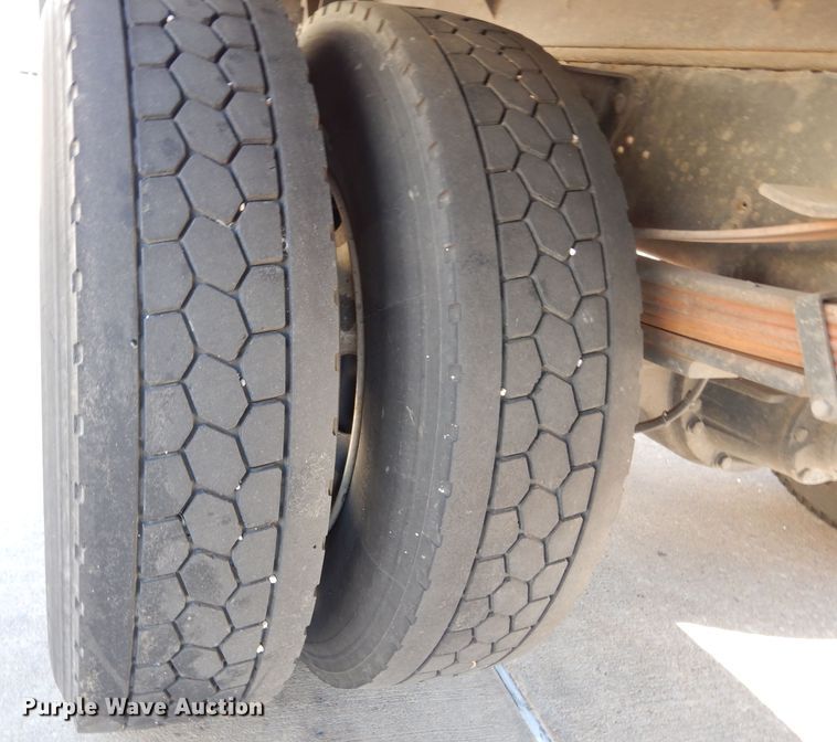 image for item DI8681 2007 GMC C7500  box truck