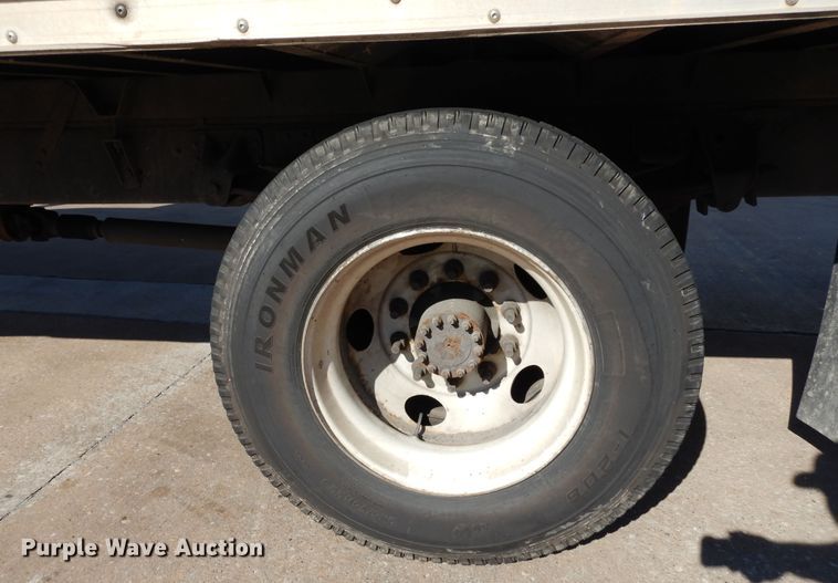 image for item DI8681 2007 GMC C7500  box truck