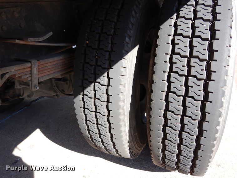 image for item DI8681 2007 GMC C7500  box truck