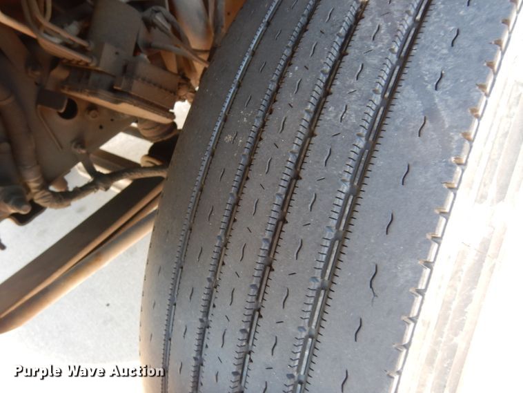 image for item DI8681 2007 GMC C7500  box truck