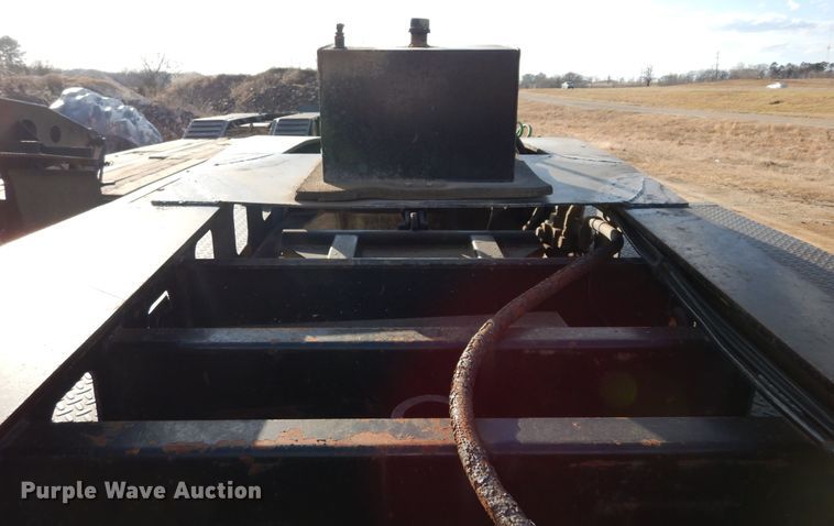 image for item DI8688 1998 Kalyn Siebert KSHRG-3-50TXT  lowboy equipment trailer