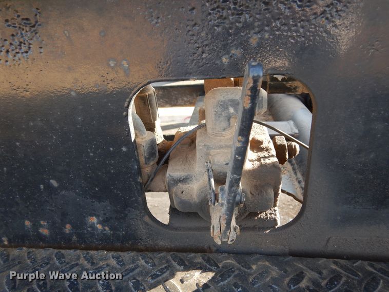 image for item DI8688 1998 Kalyn Siebert KSHRG-3-50TXT  lowboy equipment trailer