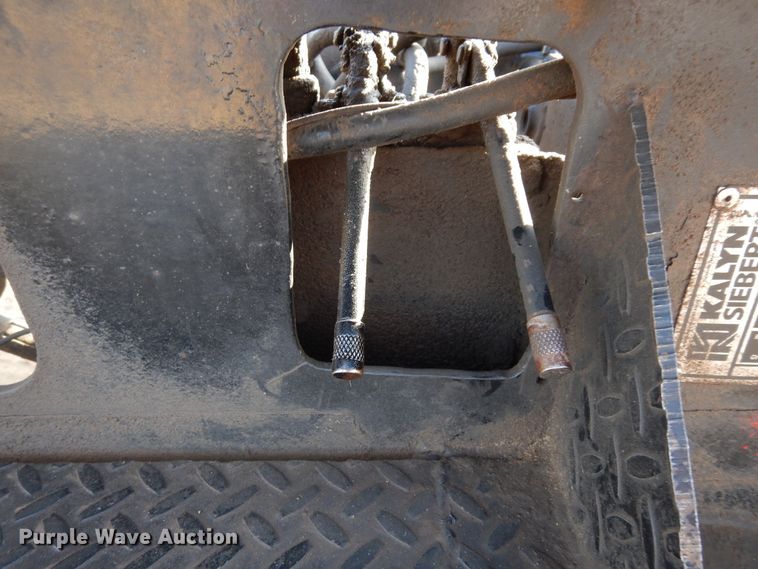 image for item DI8688 1998 Kalyn Siebert KSHRG-3-50TXT  lowboy equipment trailer