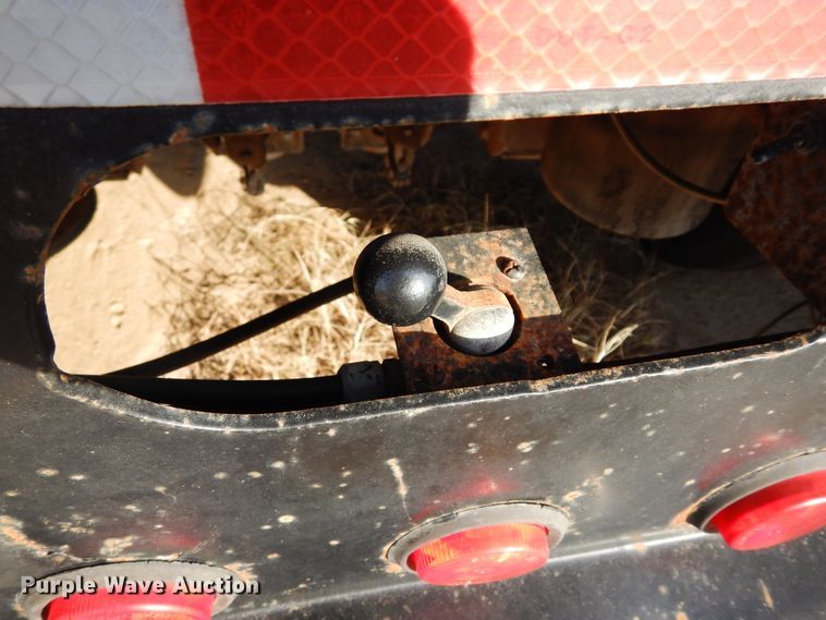 image for item DI8688 1998 Kalyn Siebert KSHRG-3-50TXT  lowboy equipment trailer