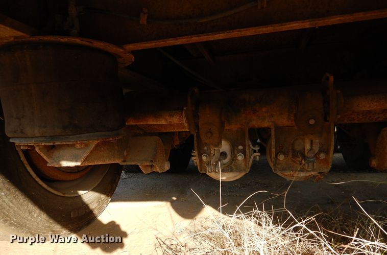 image for item DI8688 1998 Kalyn Siebert KSHRG-3-50TXT  lowboy equipment trailer