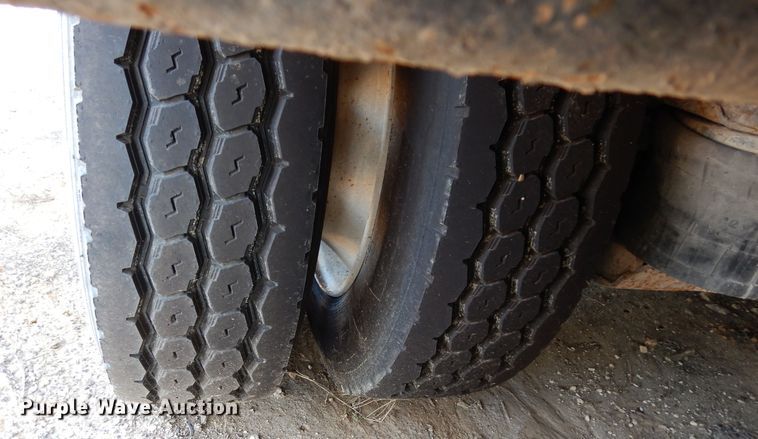 image for item DI8688 1998 Kalyn Siebert KSHRG-3-50TXT  lowboy equipment trailer