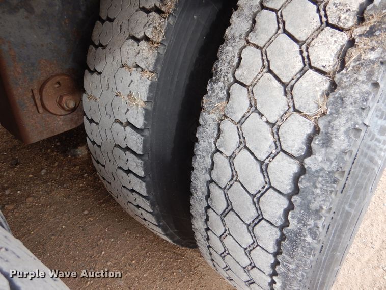 image for item DK7254 2001 Utility  dry van trailer