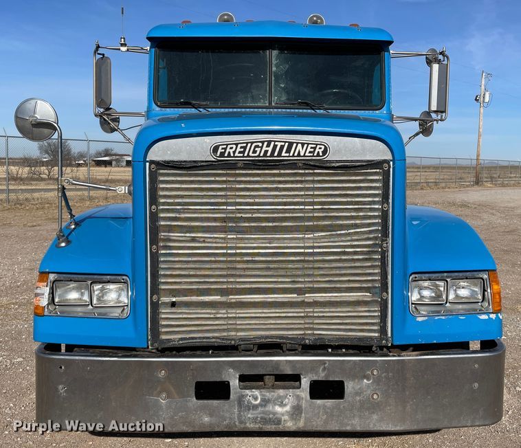 image for item DN0196 1994 Freightliner FLD120  semi truck