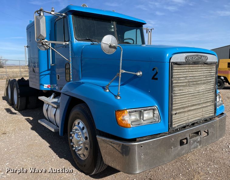 image for item DN0196 1994 Freightliner FLD120  semi truck
