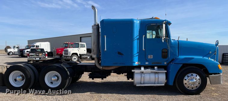 image for item DN0196 1994 Freightliner FLD120  semi truck