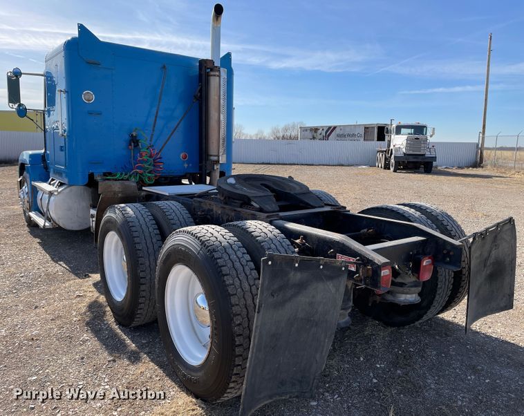 image for item DN0196 1994 Freightliner FLD120  semi truck