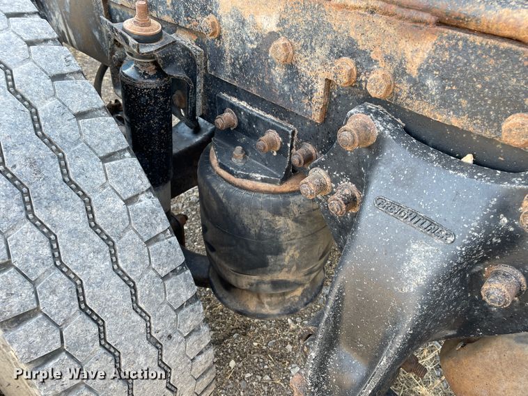 image for item DN0196 1994 Freightliner FLD120  semi truck