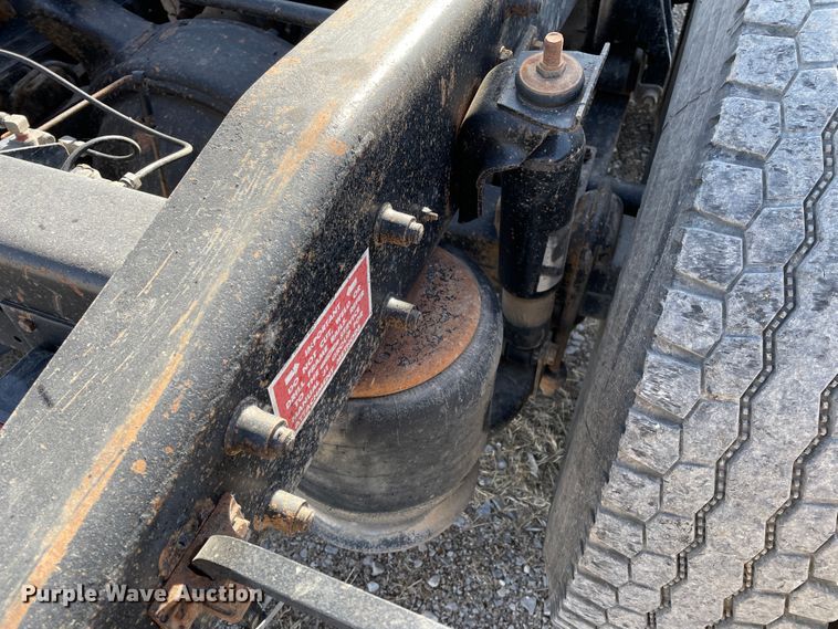 image for item DN0196 1994 Freightliner FLD120  semi truck