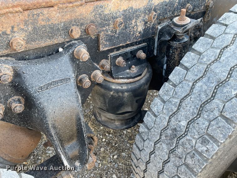 image for item DN0196 1994 Freightliner FLD120  semi truck