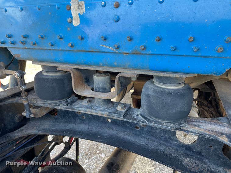 image for item DN0196 1994 Freightliner FLD120  semi truck