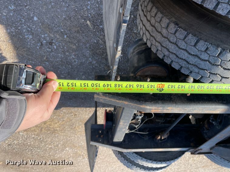 image for item DN0196 1994 Freightliner FLD120  semi truck