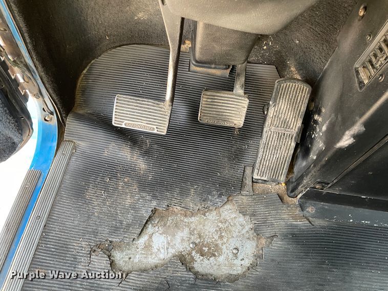 image for item DN0196 1994 Freightliner FLD120  semi truck