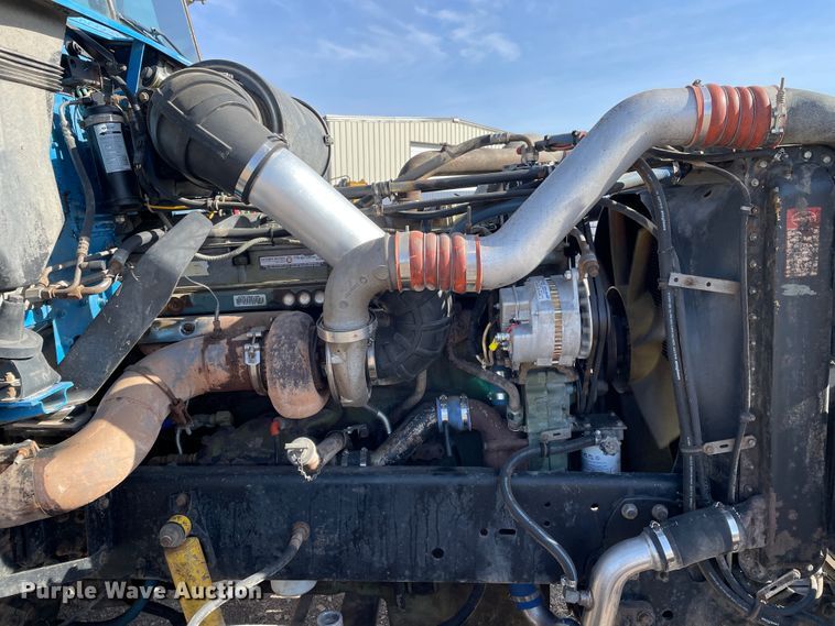 image for item DN0196 1994 Freightliner FLD120  semi truck