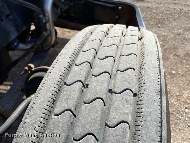 image for item DN0196 1994 Freightliner FLD120  semi truck