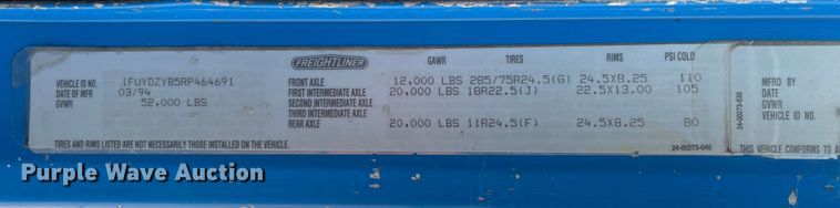 image for item DN0196 1994 Freightliner FLD120  semi truck