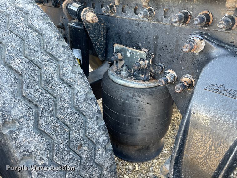 image for item DN0197 2005 Freightliner ST120  semi truck