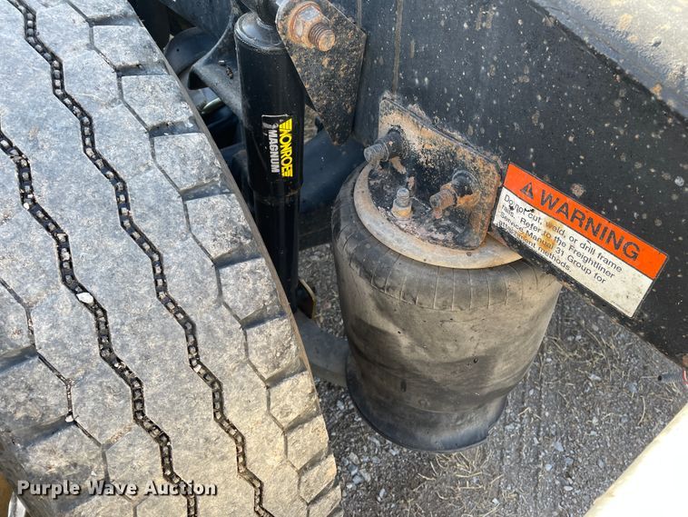 image for item DN0197 2005 Freightliner ST120  semi truck