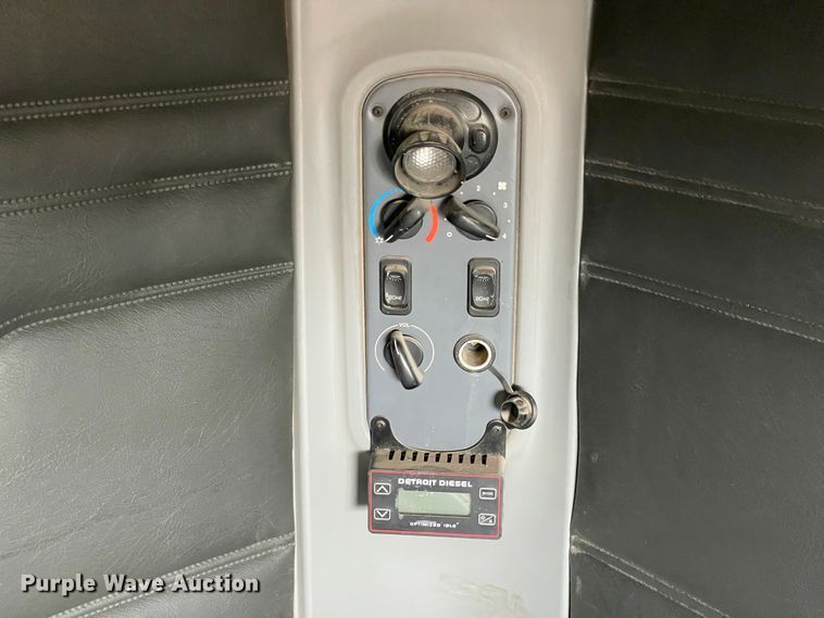 image for item DN0197 2005 Freightliner ST120  semi truck