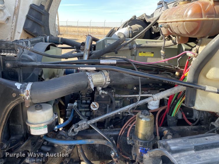 image for item DN0197 2005 Freightliner ST120  semi truck