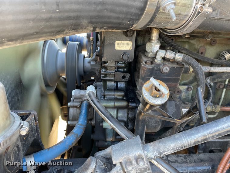 image for item DN0197 2005 Freightliner ST120  semi truck