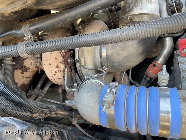 image for item DN0197 2005 Freightliner ST120  semi truck