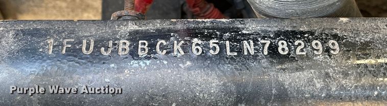 image for item DN0197 2005 Freightliner ST120  semi truck