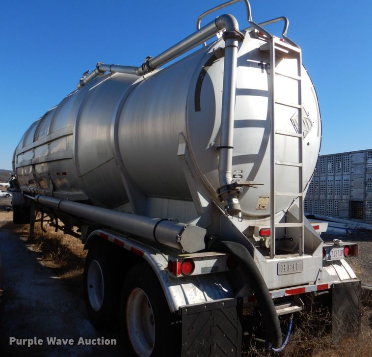 image for item DN6581 1998 Heil  pneumatic dry bulk trailer