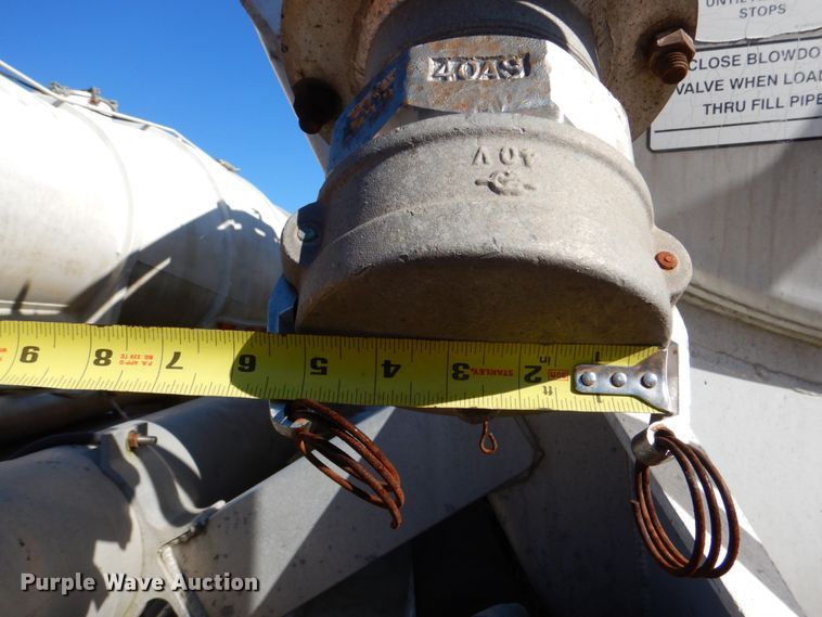 image for item DN6581 1998 Heil  pneumatic dry bulk trailer