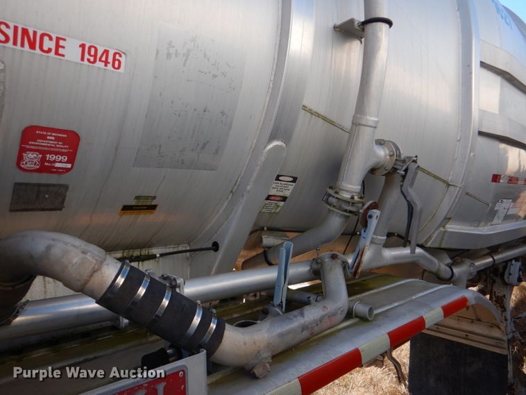 image for item DN6581 1998 Heil  pneumatic dry bulk trailer