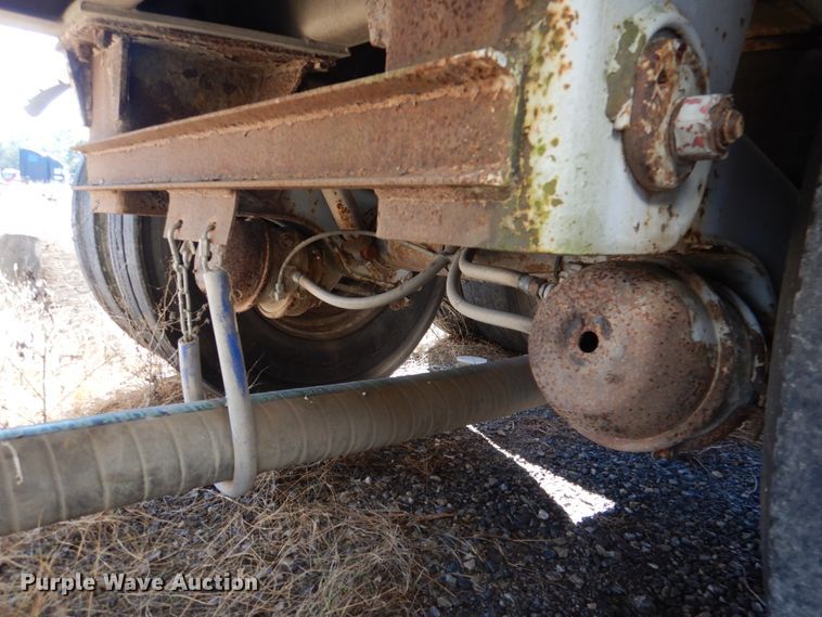 image for item DN6581 1998 Heil  pneumatic dry bulk trailer