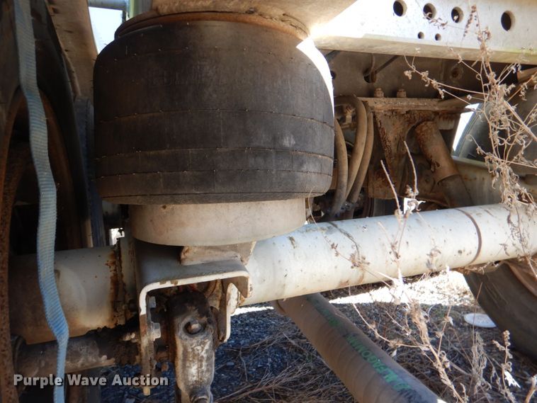 image for item DN6581 1998 Heil  pneumatic dry bulk trailer