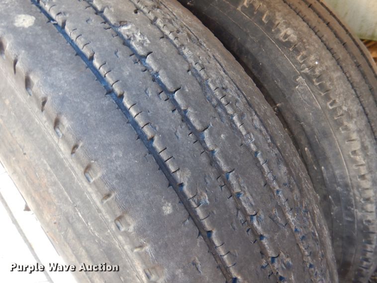 image for item DN6581 1998 Heil  pneumatic dry bulk trailer