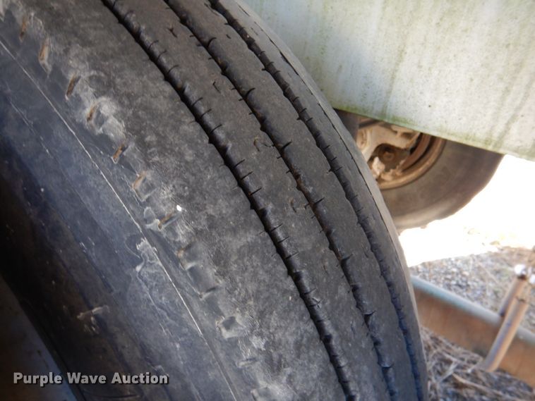 image for item DN6581 1998 Heil  pneumatic dry bulk trailer