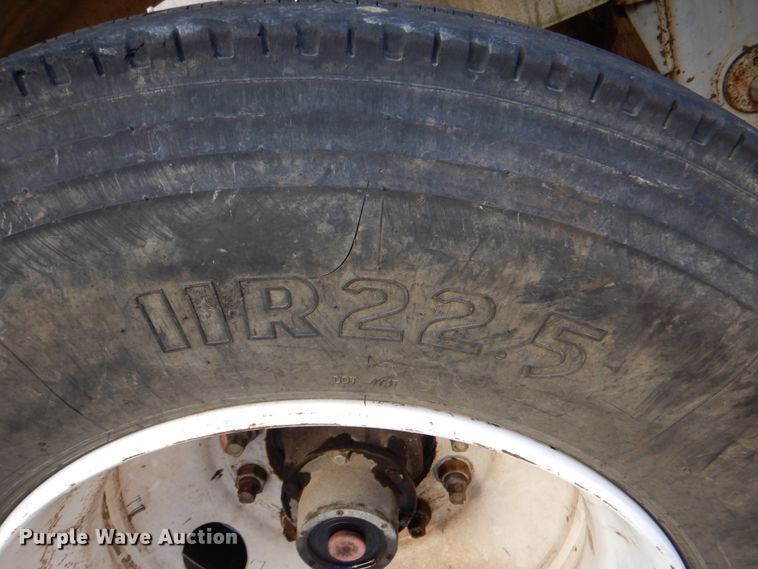 image for item DN6581 1998 Heil  pneumatic dry bulk trailer