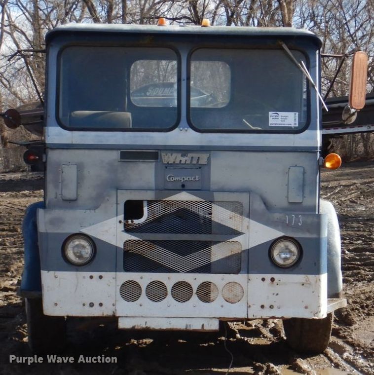 image for item DN7248 1973 White 1550T  semi truck