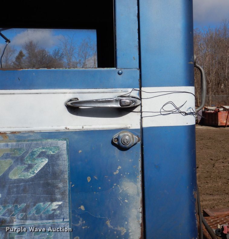 image for item DN7248 1973 White 1550T  semi truck