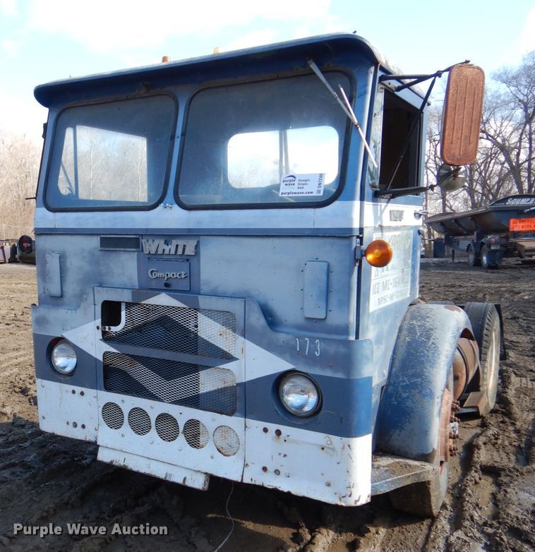 image for item DN7248 1973 White 1550T  semi truck