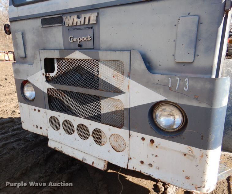 image for item DN7248 1973 White 1550T  semi truck