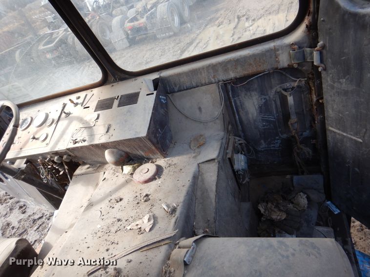 image for item DN7248 1973 White 1550T  semi truck