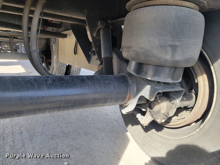 image for item HK9297 2016 Transcraft Eagle II  flatbed trailer