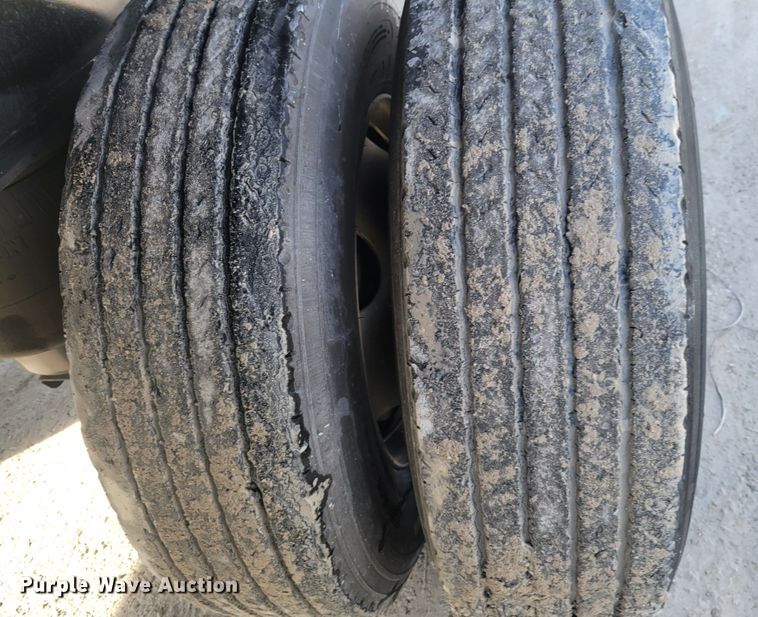 image for item HK9297 2016 Transcraft Eagle II  flatbed trailer