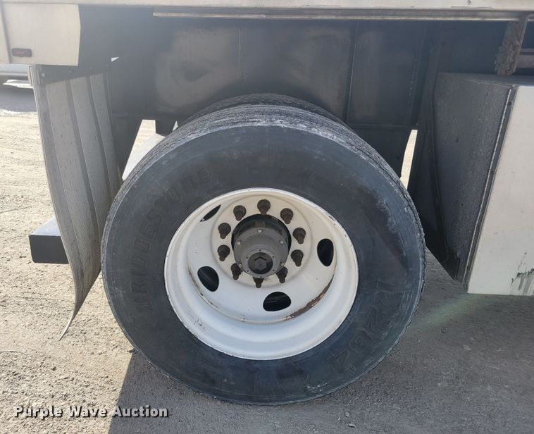 image for item HK9297 2016 Transcraft Eagle II  flatbed trailer