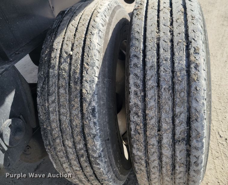 image for item HK9297 2016 Transcraft Eagle II  flatbed trailer