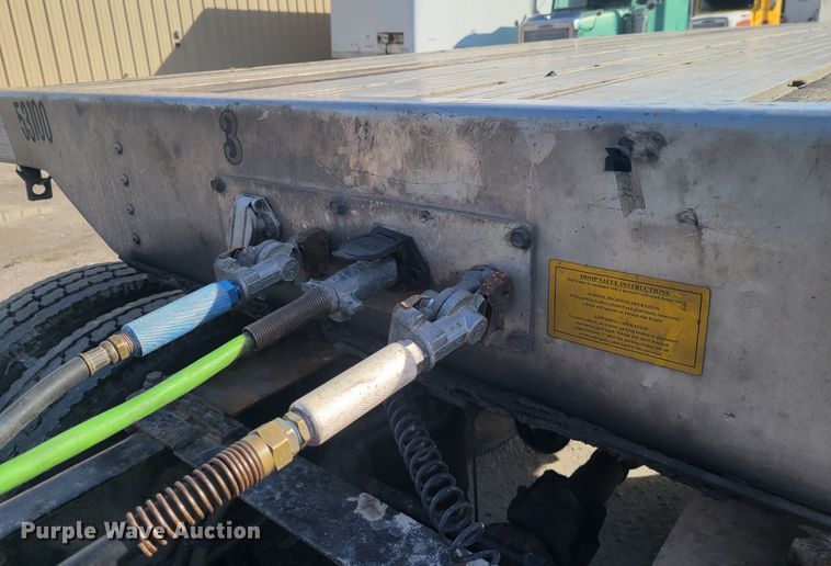 image for item HK9298 2015 Transcraft Eagle II  flatbed trailer